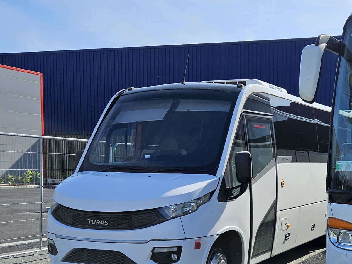 Midi-coach